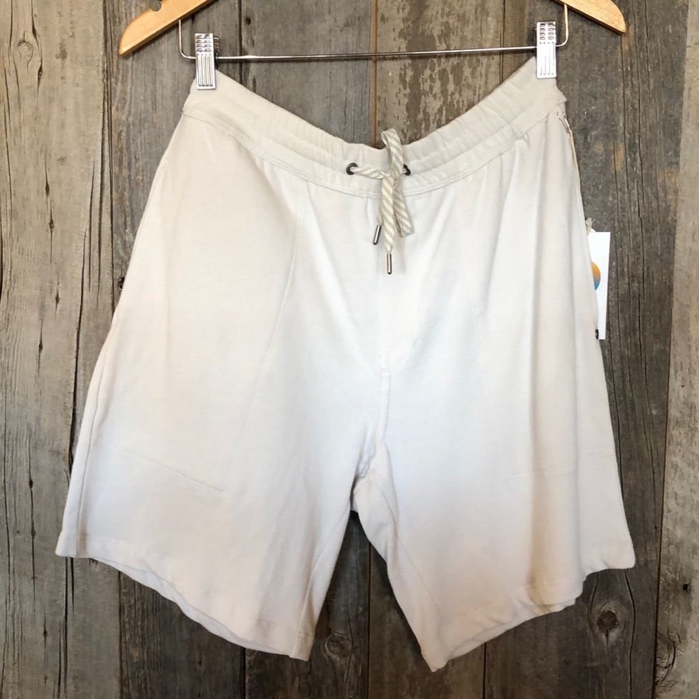 NWT ⛰ Vuori | Vital Short - Salt - Picture 5 of 12